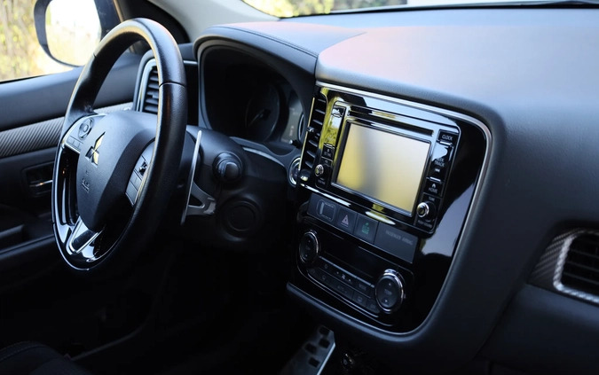Mitsubishi Outlander cena 85000 przebieg: 56500, rok produkcji 2016 z Jutrosin małe 254